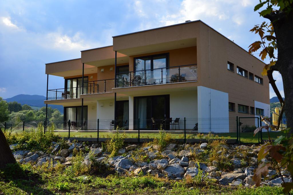 Apartmánový Dom Kriváň Bešeňová Esterno foto